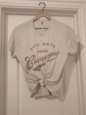 NWT Graphic Knot-Front Women’s Tee - Champagne Print - Unbranded